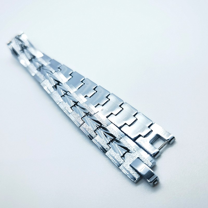 A new best-selling women's white gold plated bracelet with a frosted and engraved pattern detail image 2