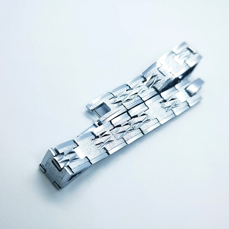 Men's white and gold bracelet with frosted and embroidered patterns detail image 4