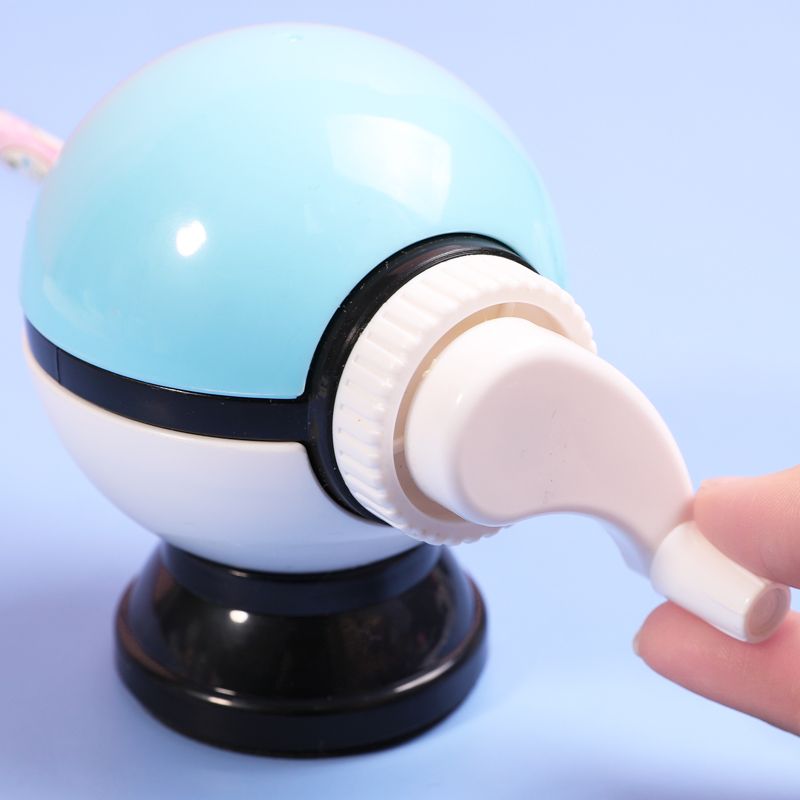 The Poke ball pencil sharpener features automatic pen insertion and retraction, a cute pencil sharpener for primary school students, and a colored pencil sharpener for kindergartens Item Picture