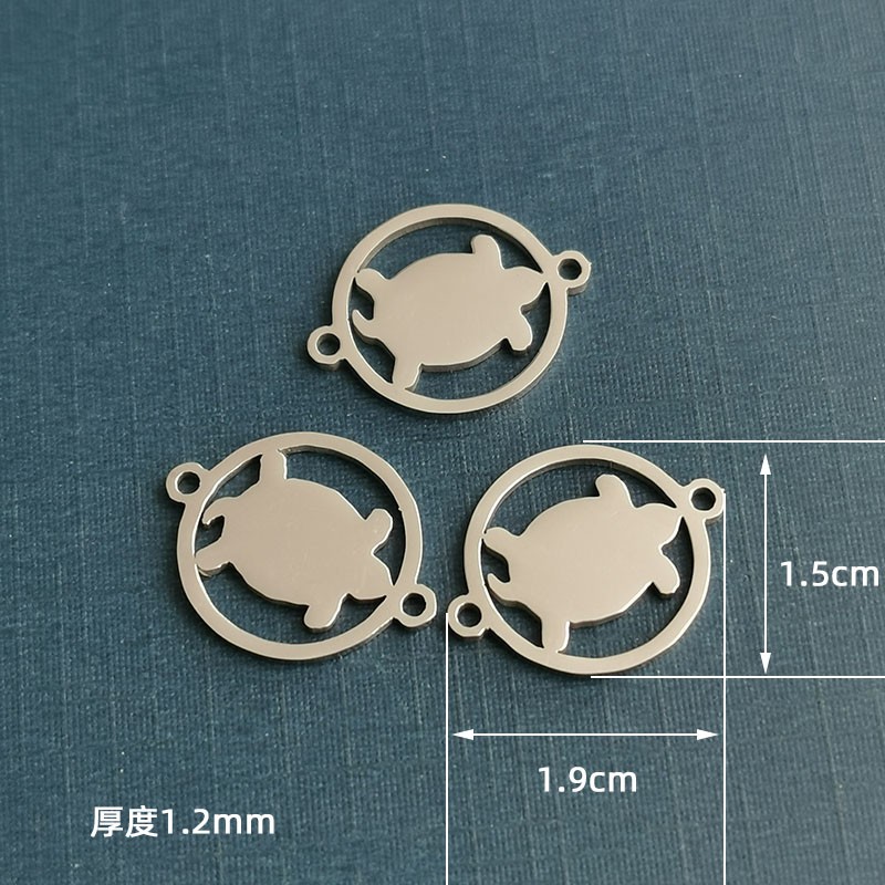 Titanium steel turtle pendant for women, cross-border European and American jewelry, stainless steel hollowed-out Marine animal turtle bracelet, customizable detail image 3