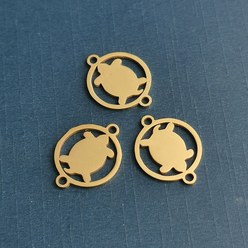 Titanium steel turtle pendant for women, cross-border European and American jewelry, stainless steel hollowed-out Marine animal turtle bracelet, customizable detail image 2