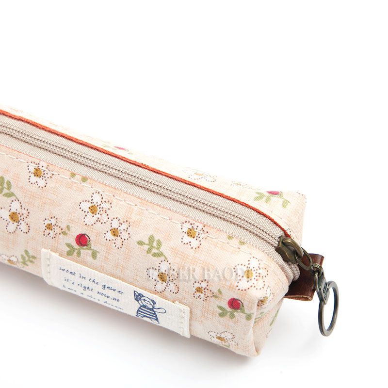Faber Baodi little floral bear pen case Application Scenario