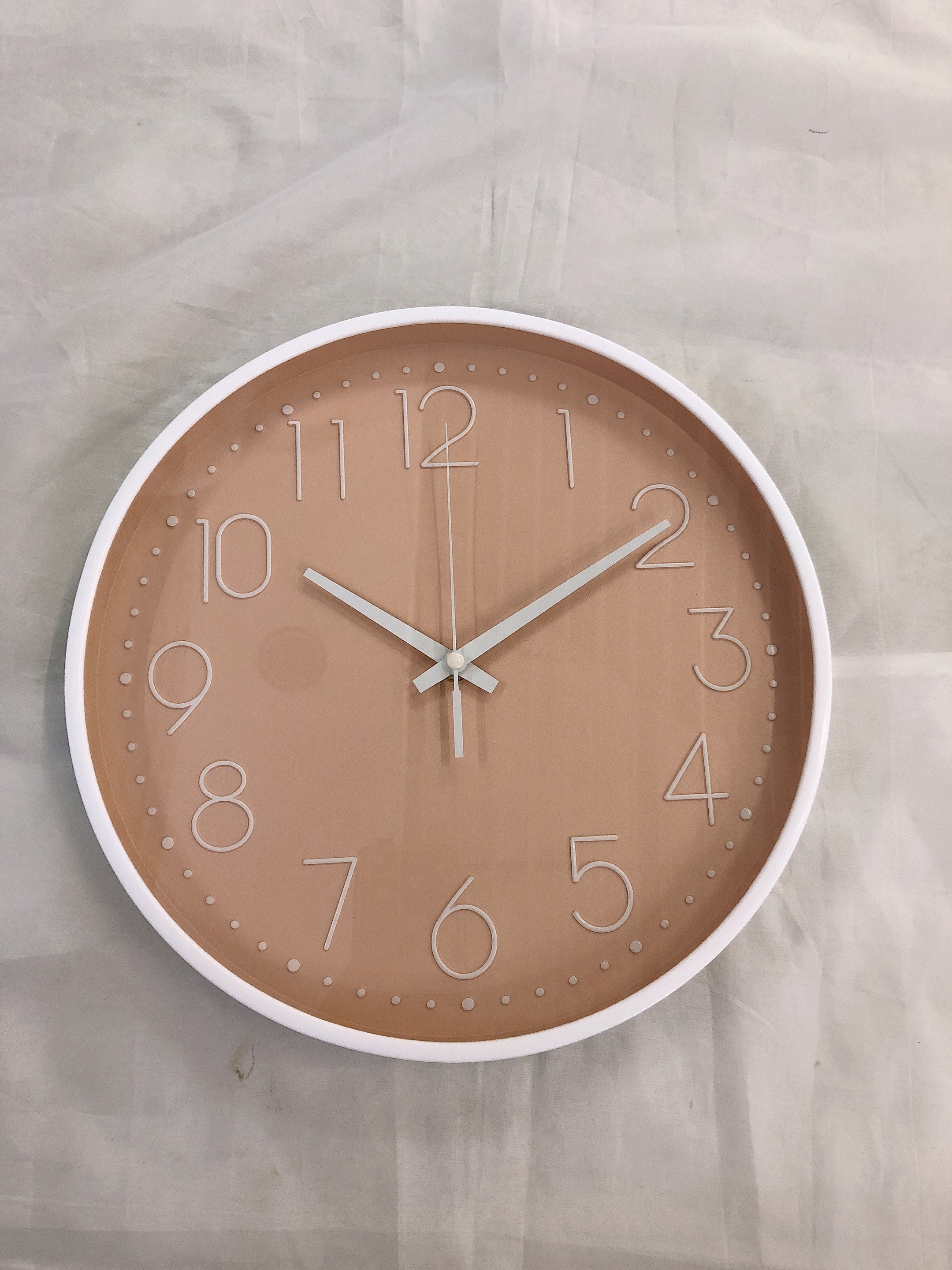 Creative, simple and fashionable living room 12-inch 30cm three-dimensional digital scale wall clock, round quartz wall clock detail image 2