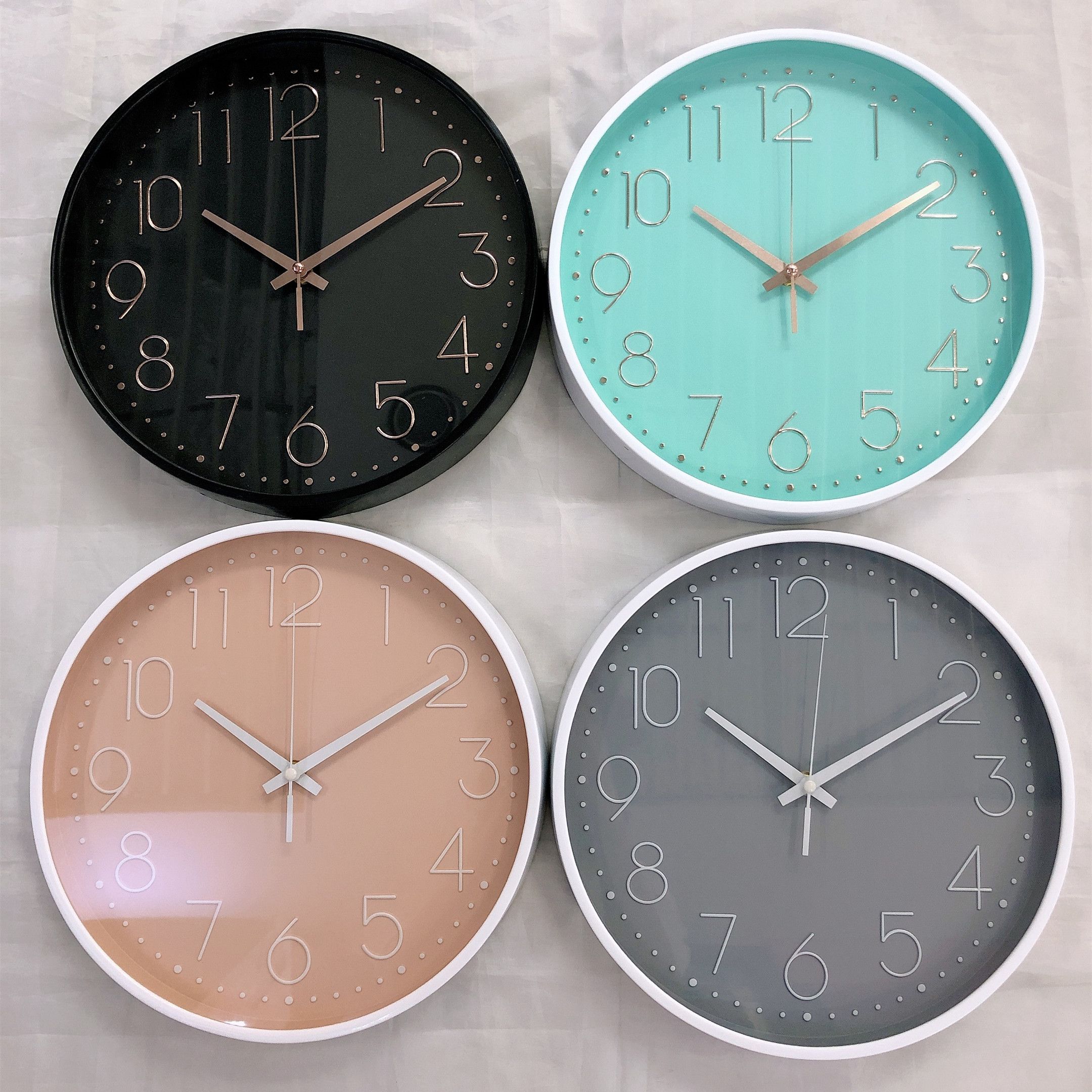 Creative, simple and fashionable living room 12-inch 30cm three-dimensional digital scale wall clock, round quartz wall clock Specification image