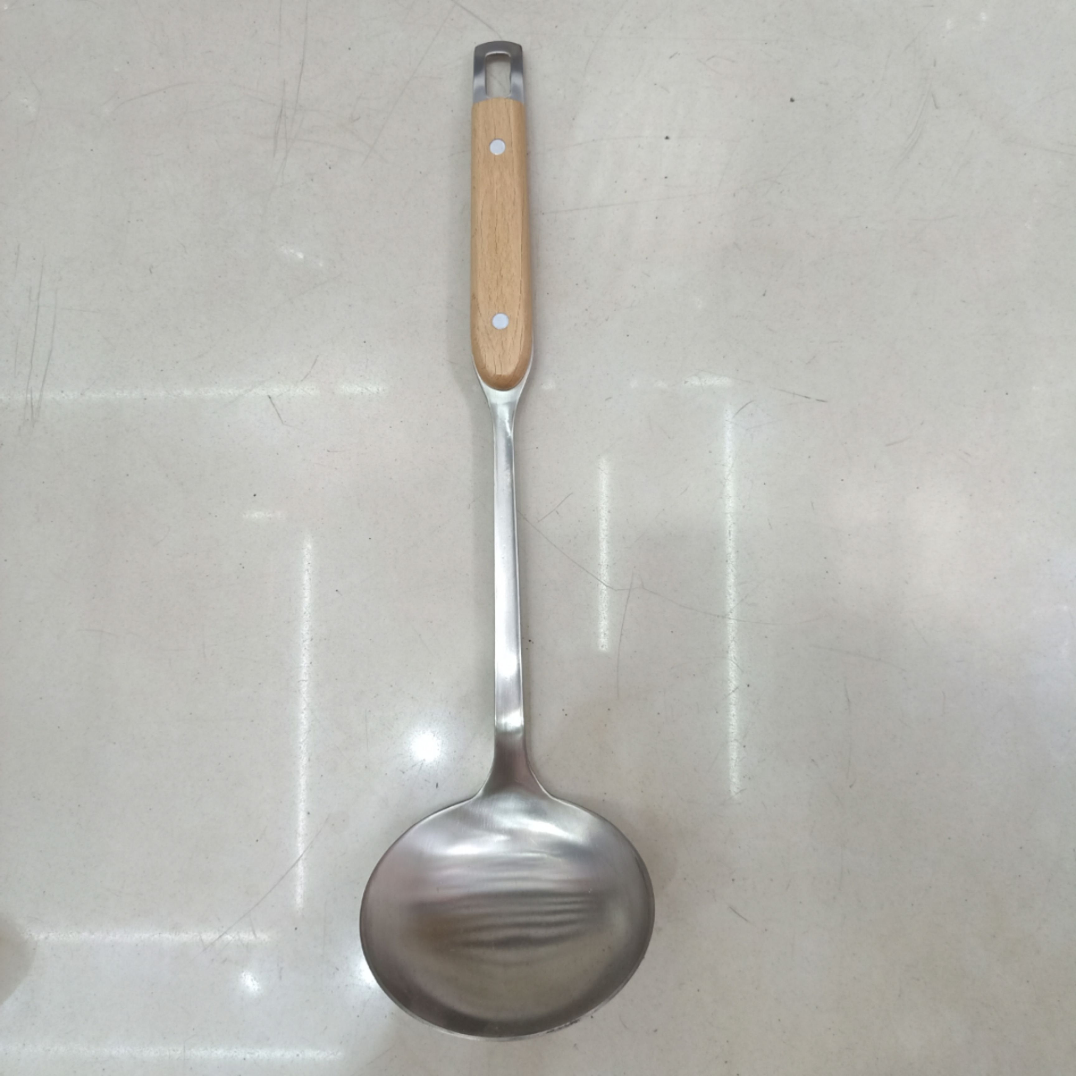Cuchara con mango de madera
