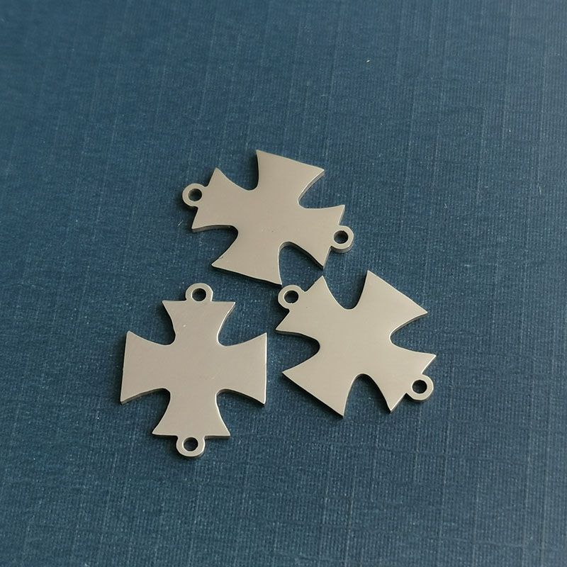 DIY handcrafted pendant, double hanging mini cross pendant, European and American bracelet, titanium steel jewelry accessory DIY handcrafted pendant, double hanging mini cross pendant, European and American bracelet, titanium steel jewelry accessory