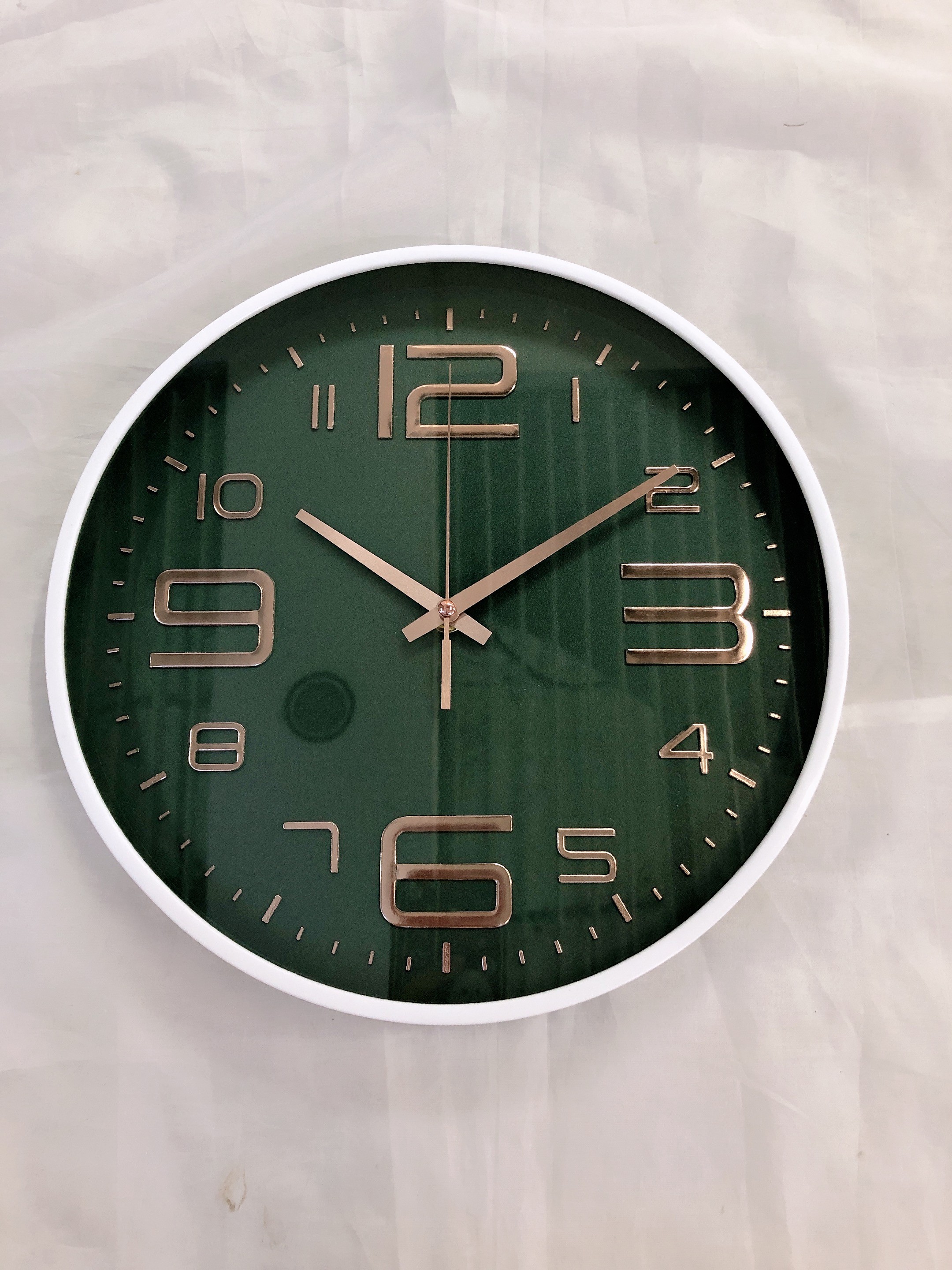 Creative, simple and fashionable living room 12-inch 30cm three-dimensional digital scale wall clock, round quartz wall clock detail image 1