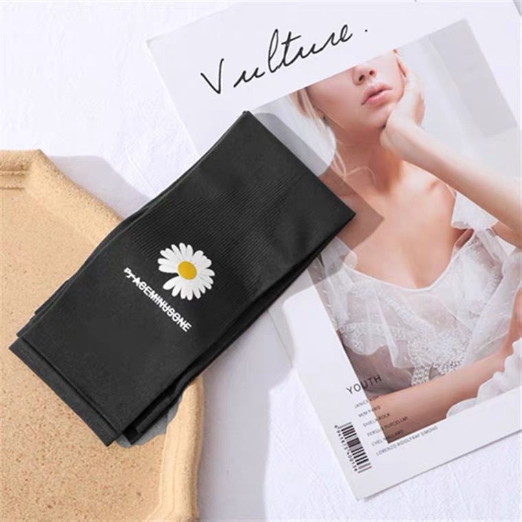 Jane Eyre's Daisy ice sleeves and ice silk sun protection sleeves are trendy Hyuna style outdoor cycling breathable and UV-resistant printed ice sleeves Specification image