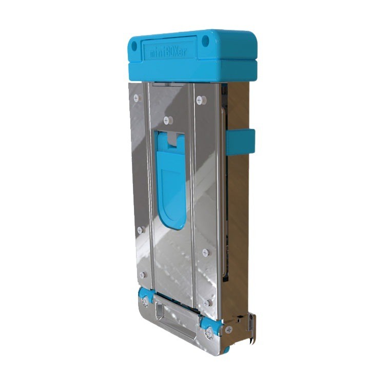 The luggage cart for grocery shopping at the supermarket is blue detail image 1