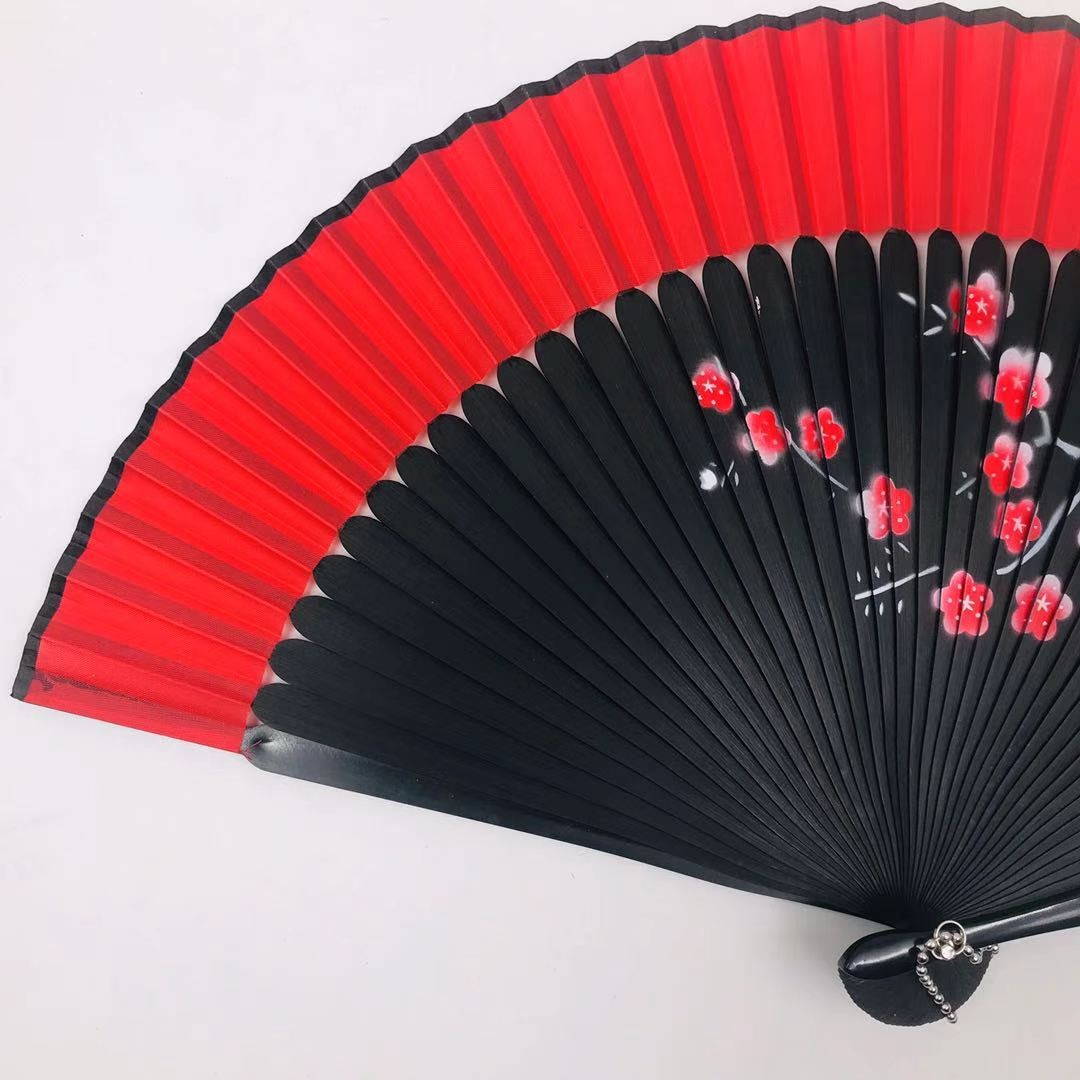 Lacquered edge hand-painted and spray-painted folding fans * Ancient-style folding fans with hollowed-out designs * Japanese-style Japanese fans * bamboo folding fans with double-sided heads, wholesale of green bamboo fans detail image 5