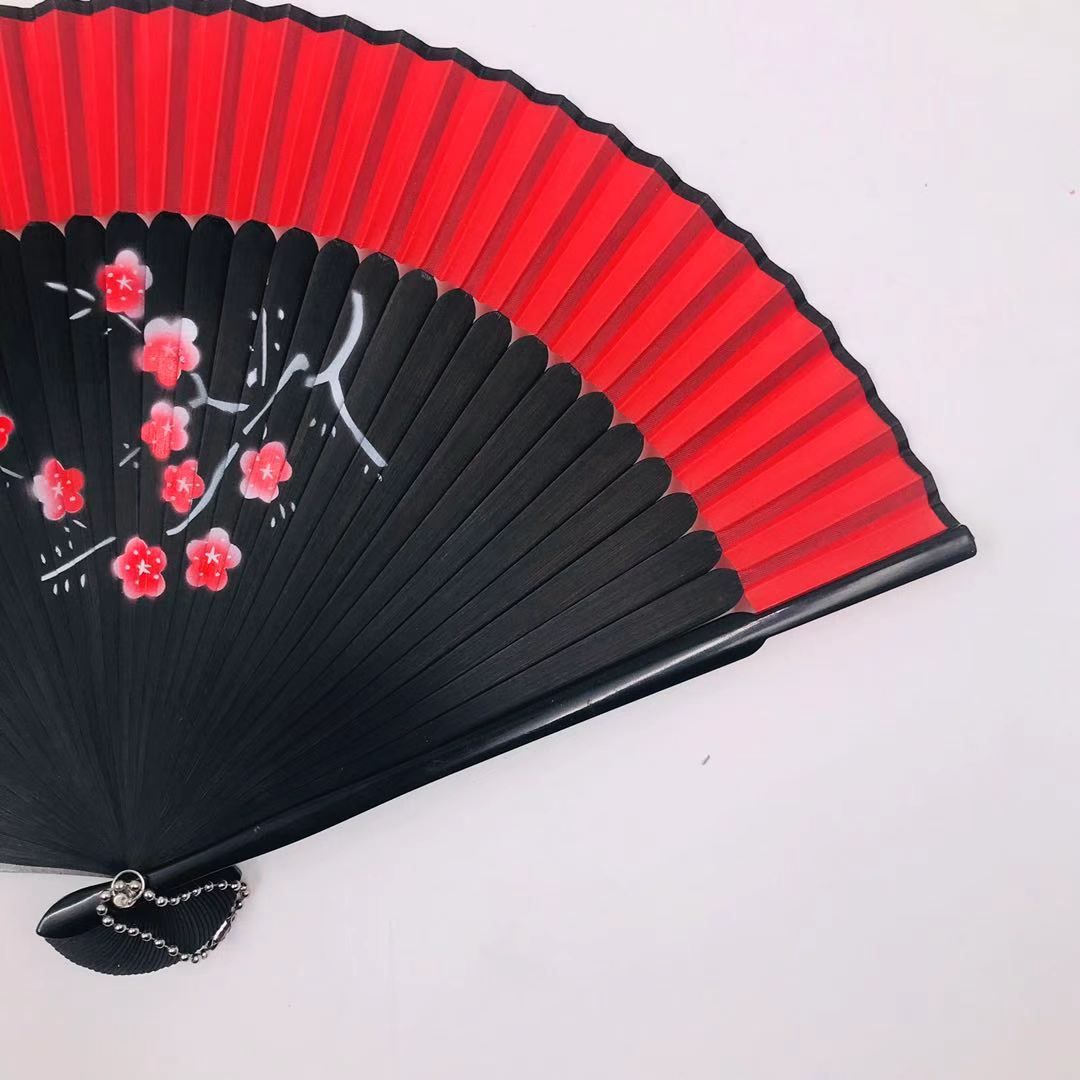 Lacquered edge hand-painted and spray-painted folding fans * Ancient-style folding fans with hollowed-out designs * Japanese-style Japanese fans * bamboo folding fans with double-sided heads, wholesale of green bamboo fans Item Picture