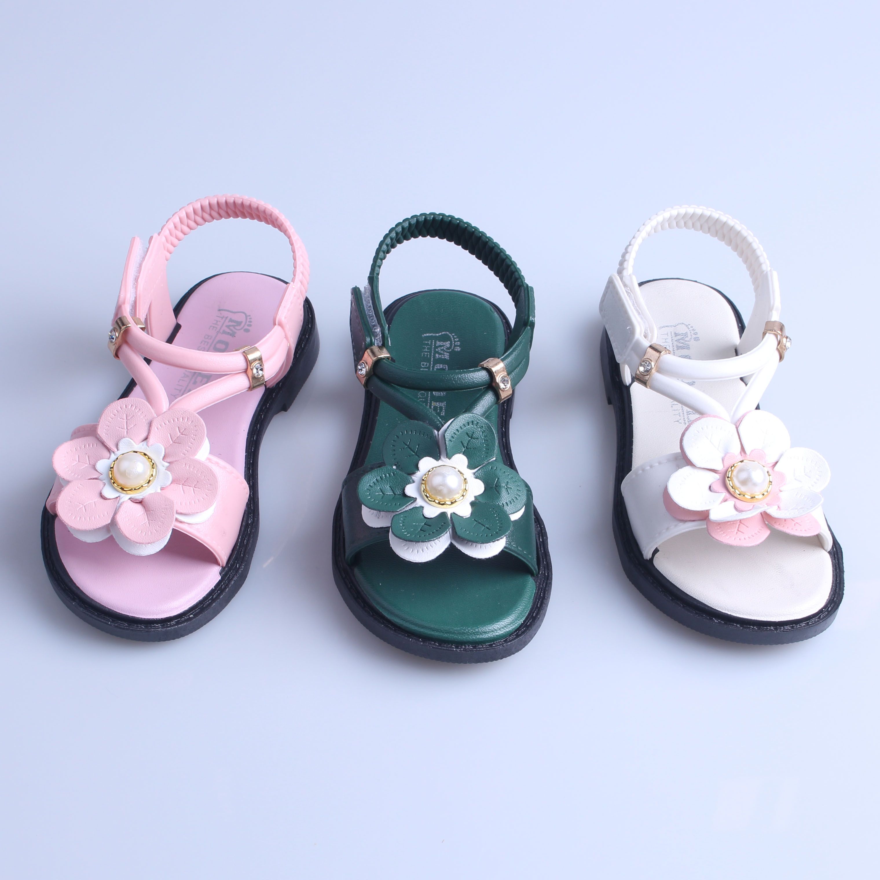 女孩花朵凉鞋