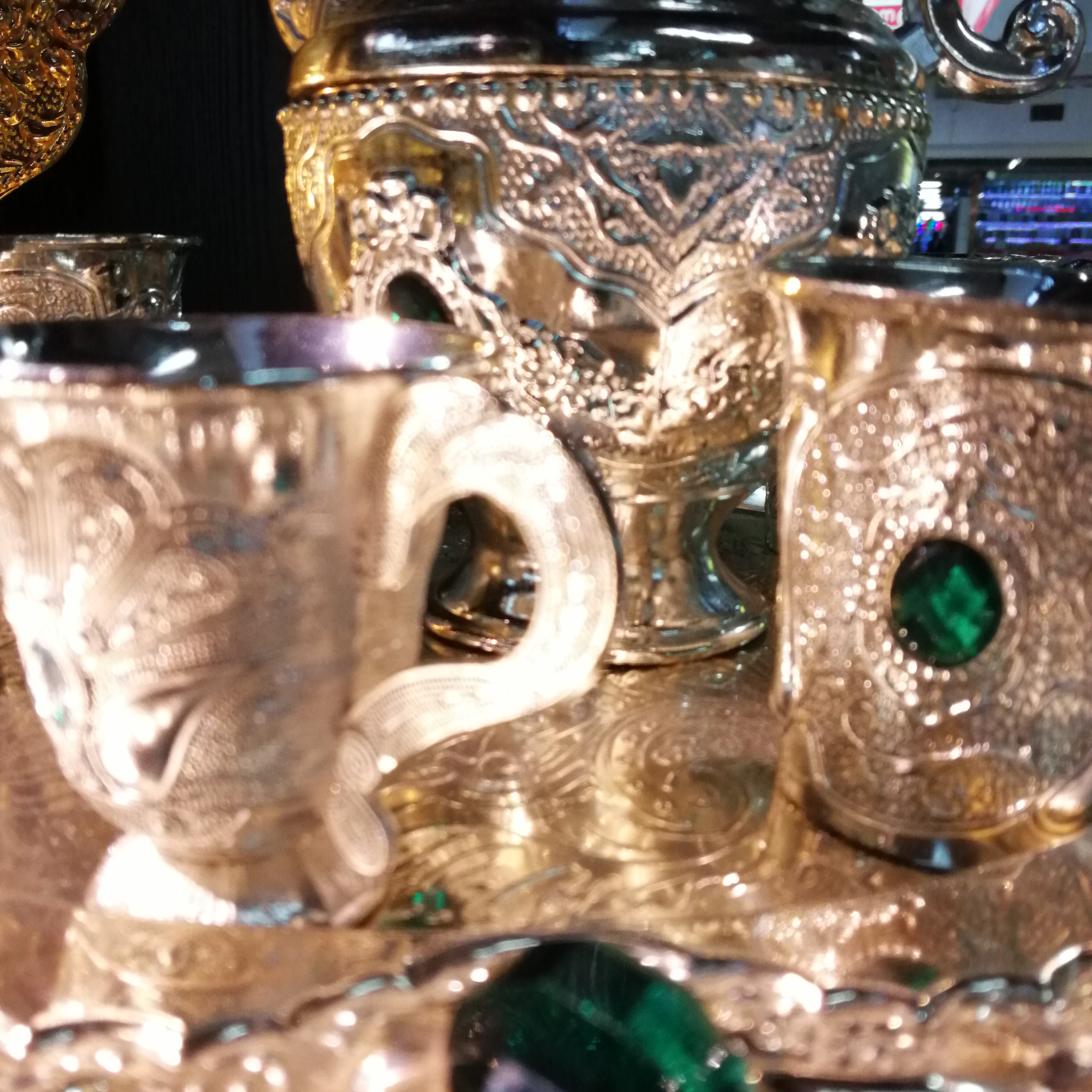 Silver wine pot and glass 8-piece set (Green diamond) thumbnail