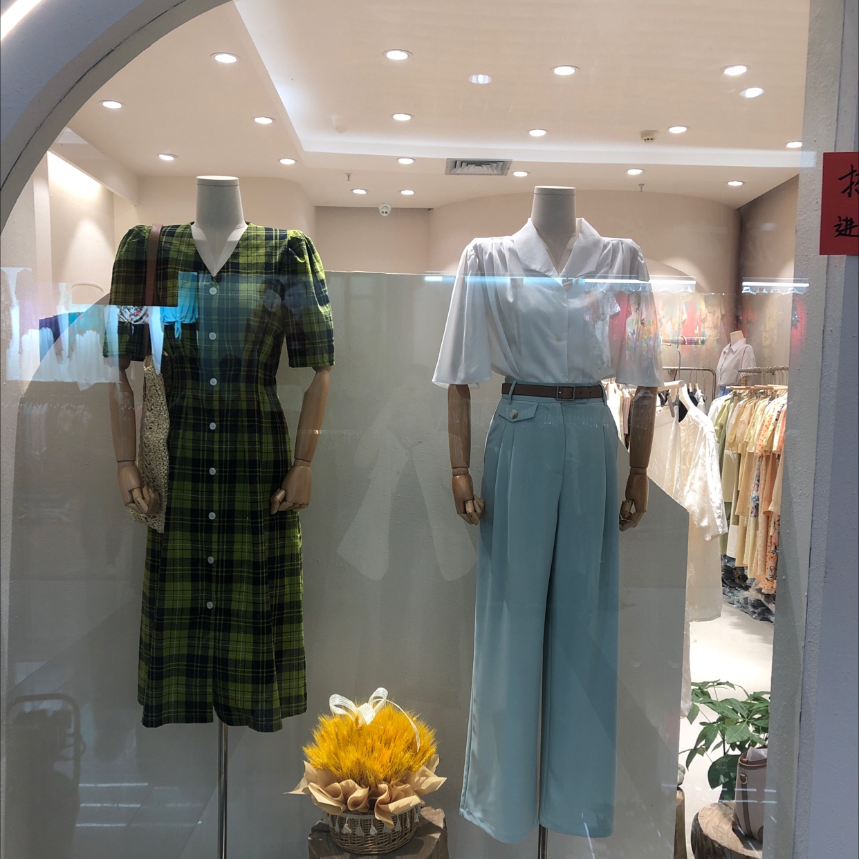 UP·ZHANG describe pic - 1