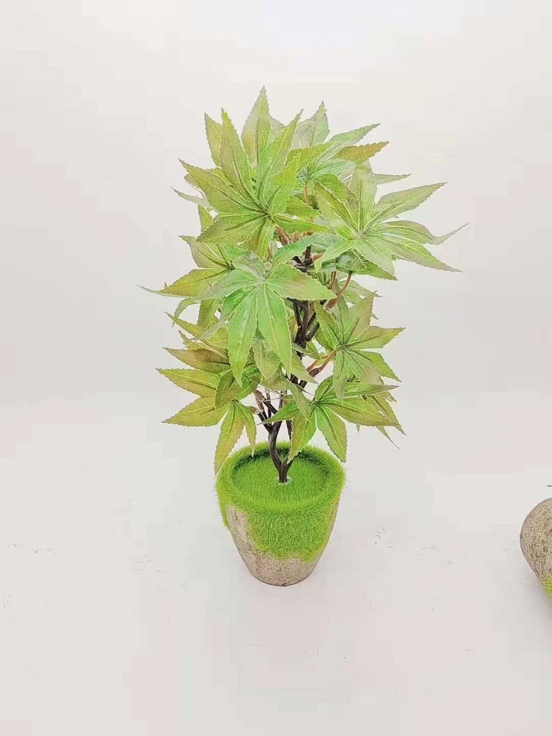 Artificial maple leaf trees, plastic artificial leaves, living room green plants, potted plants, four-season courtyard home bonsai, and rural landscape matching detail image 3