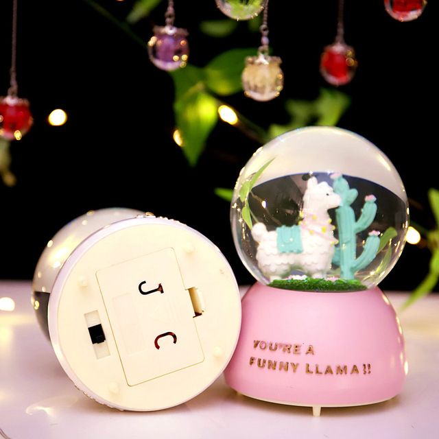Creative gift Alpaca girl heart cartoon cute crystal ball music box Music box birthday gift for girls Application Scenario