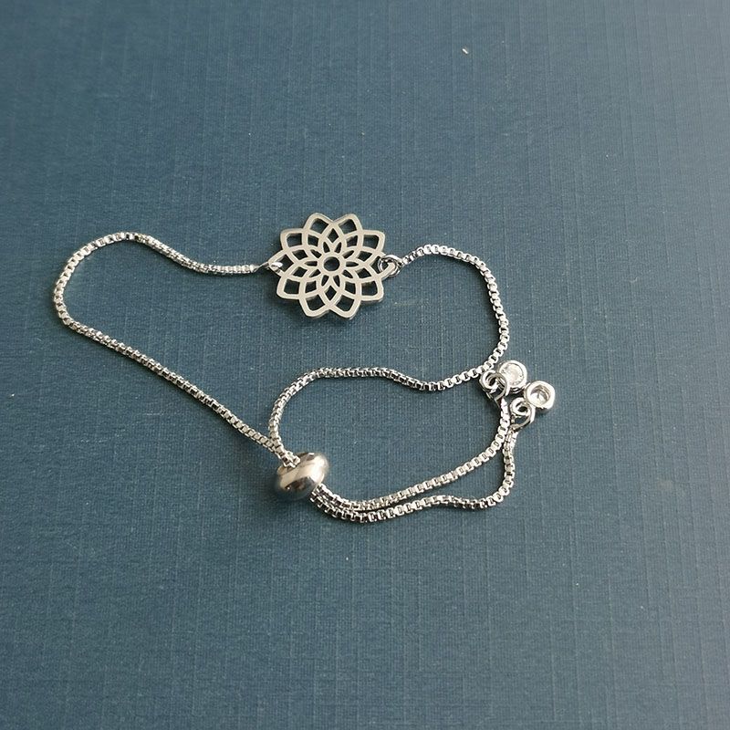DIY stainless steel cut and hollowed-out lotus pendant necklace, titanium steel jewelry accessories, lotus bracelet pendant Specification image