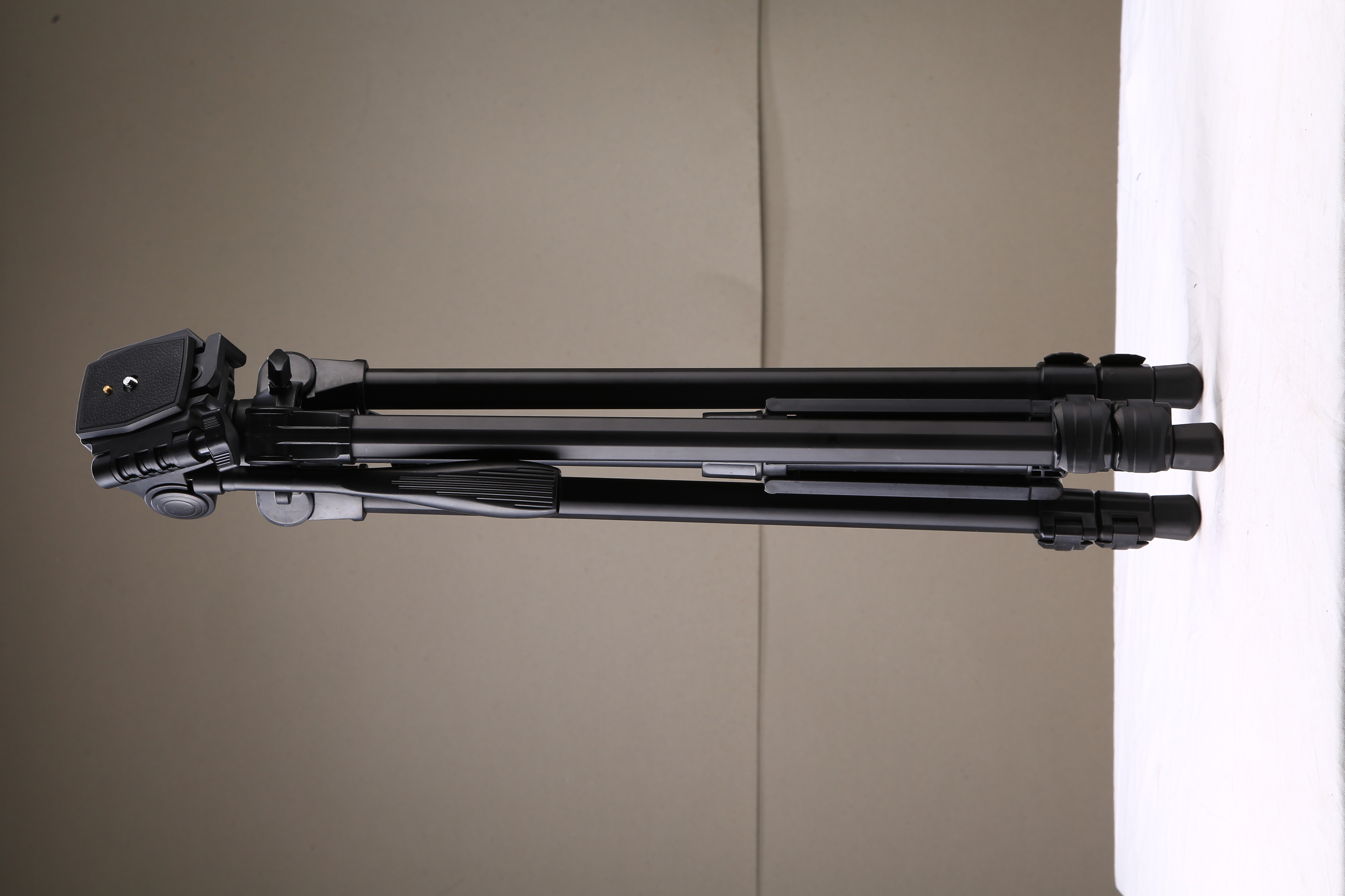 Weifeng WF-3908 camera equipment tripod, mirrorless camera, portable tripod, travel portable tripod detail image 5