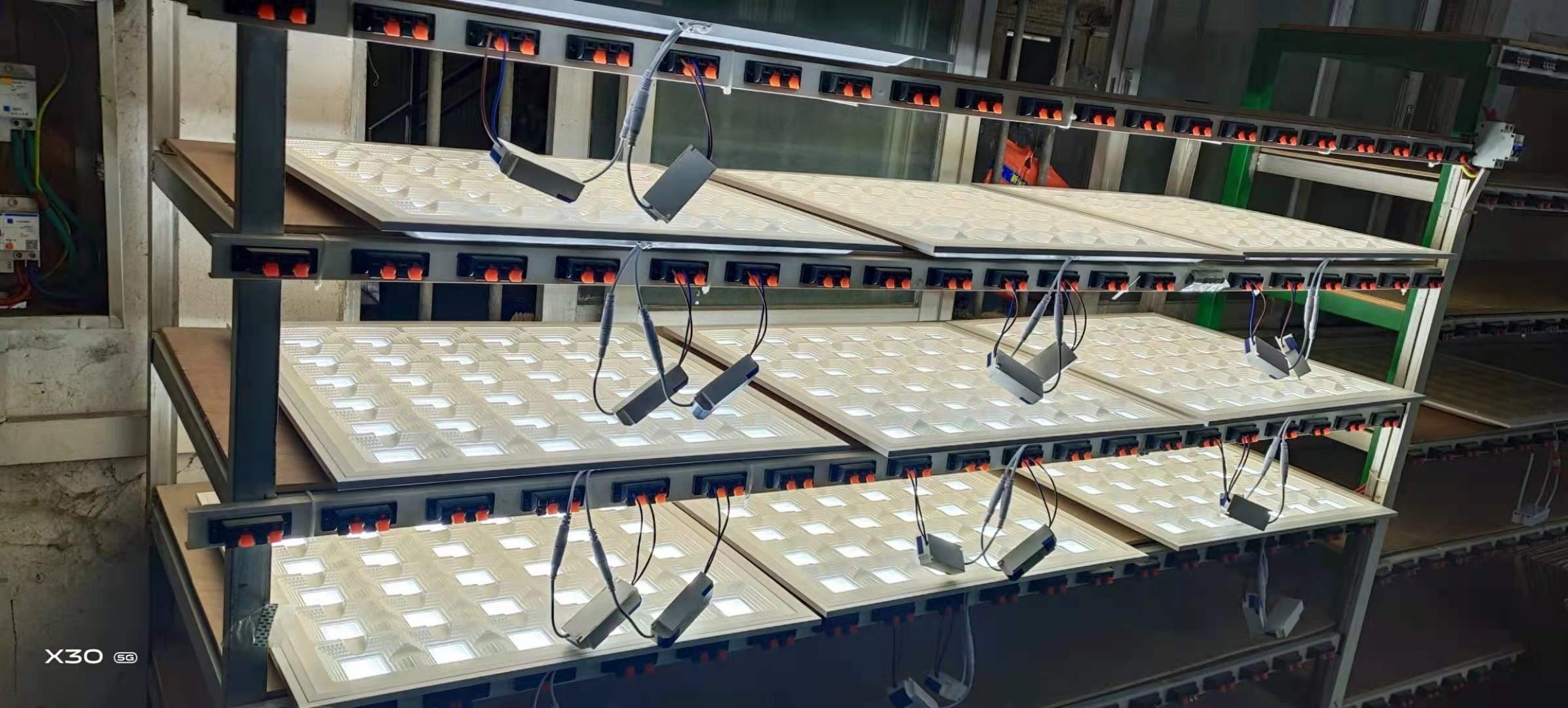 42W高亮节能平板灯 暗装嵌入式格栅灯LED护眼防频闪家居宽压灯详情图6