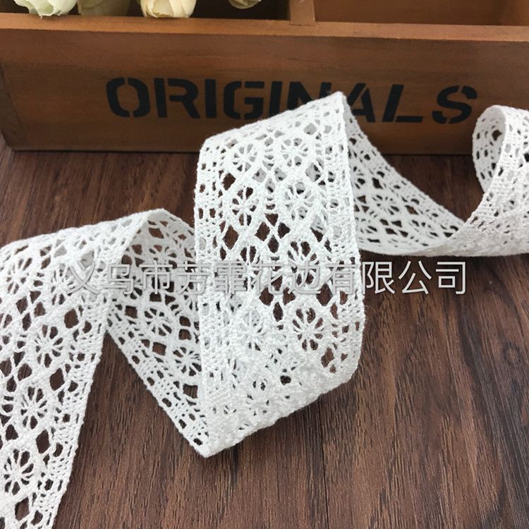 Factory direct sales: 4.5 cm cotton thread, milk silk, polyester water-soluble embroidery lace, suitable accessories for clothing, accessories and handicrafts details Picture