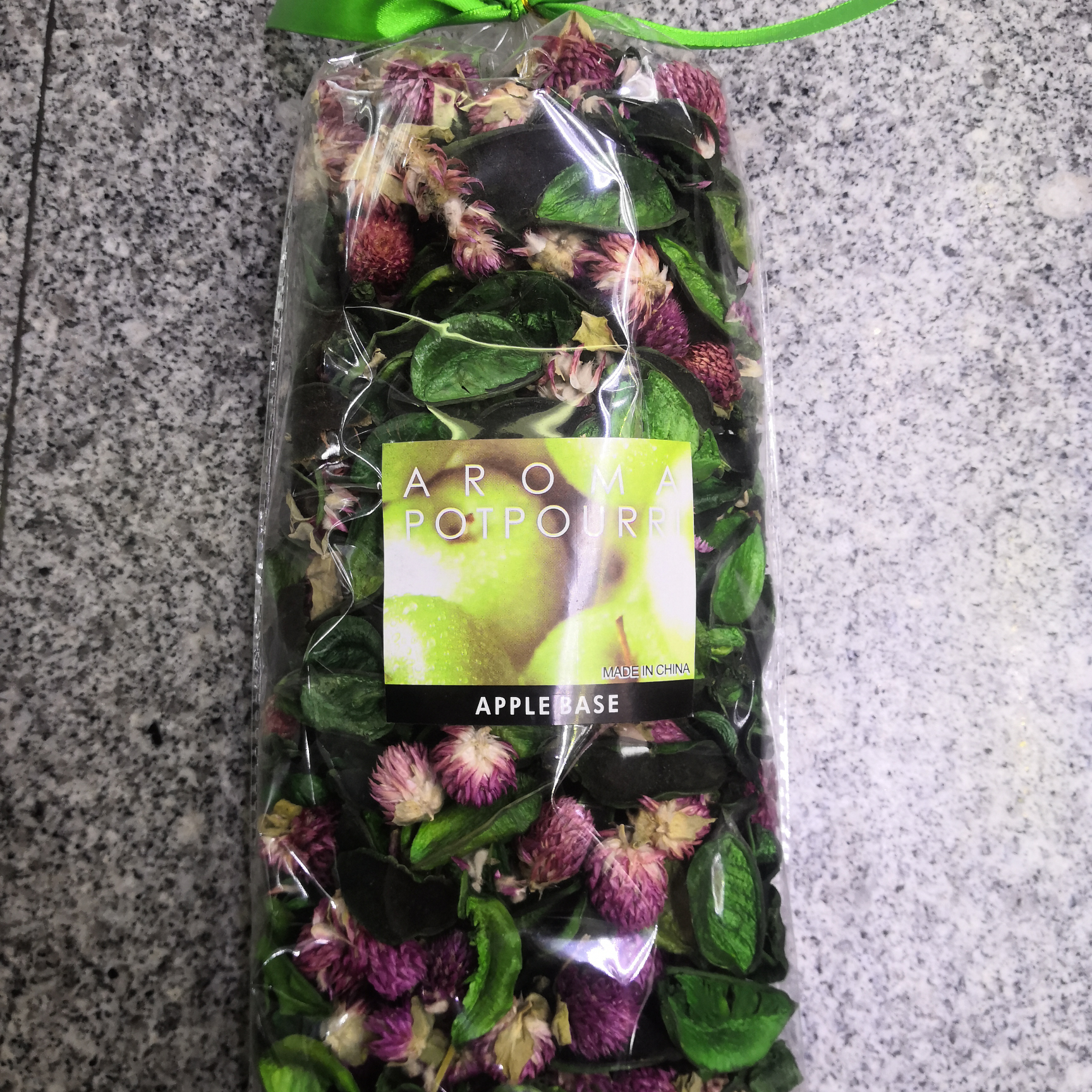 绿色混合干花香包，放在家里既好看又可以散发香味缤纷工艺