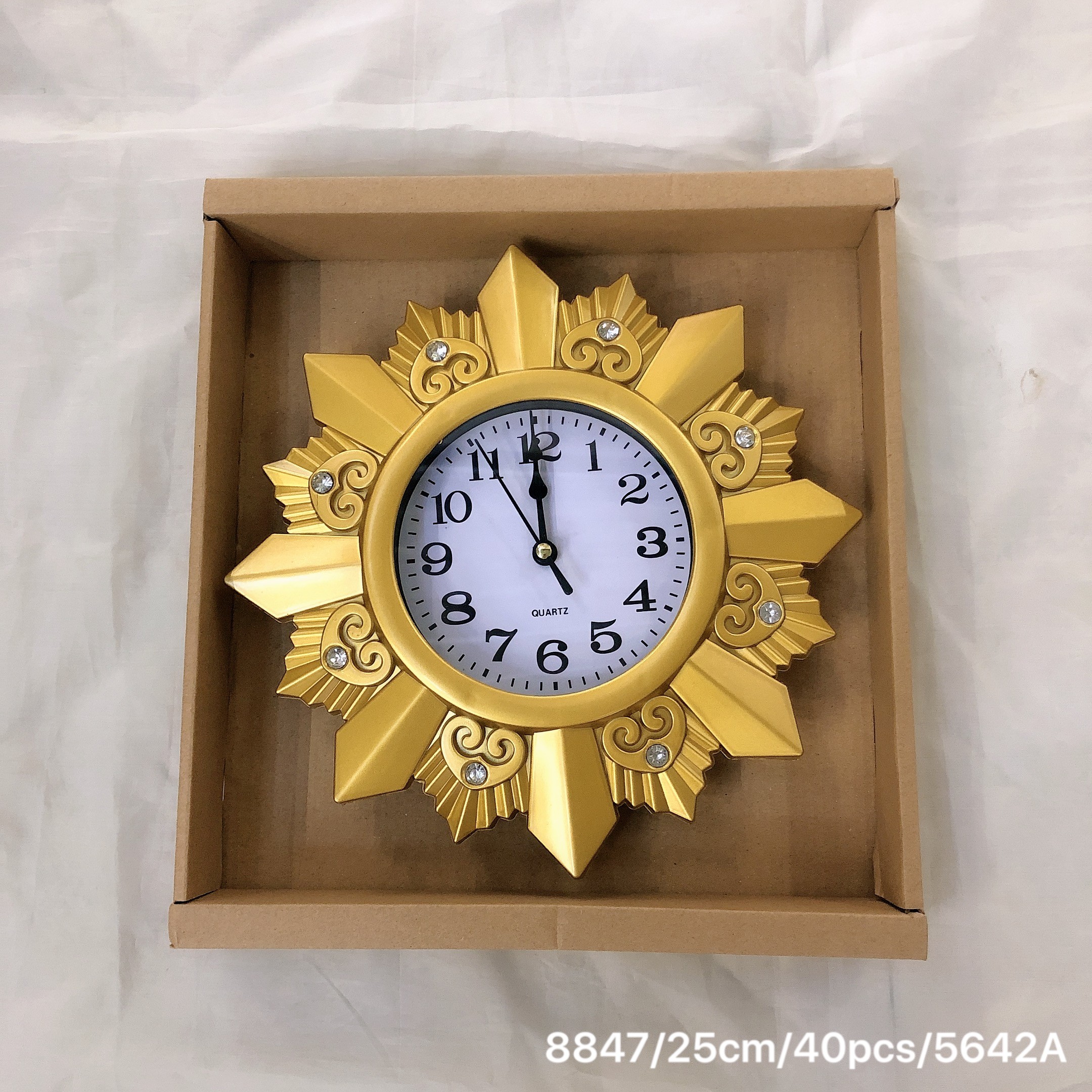 A 25cm wall clock with a retro hollowed-out quartz design for the living room detail image 8