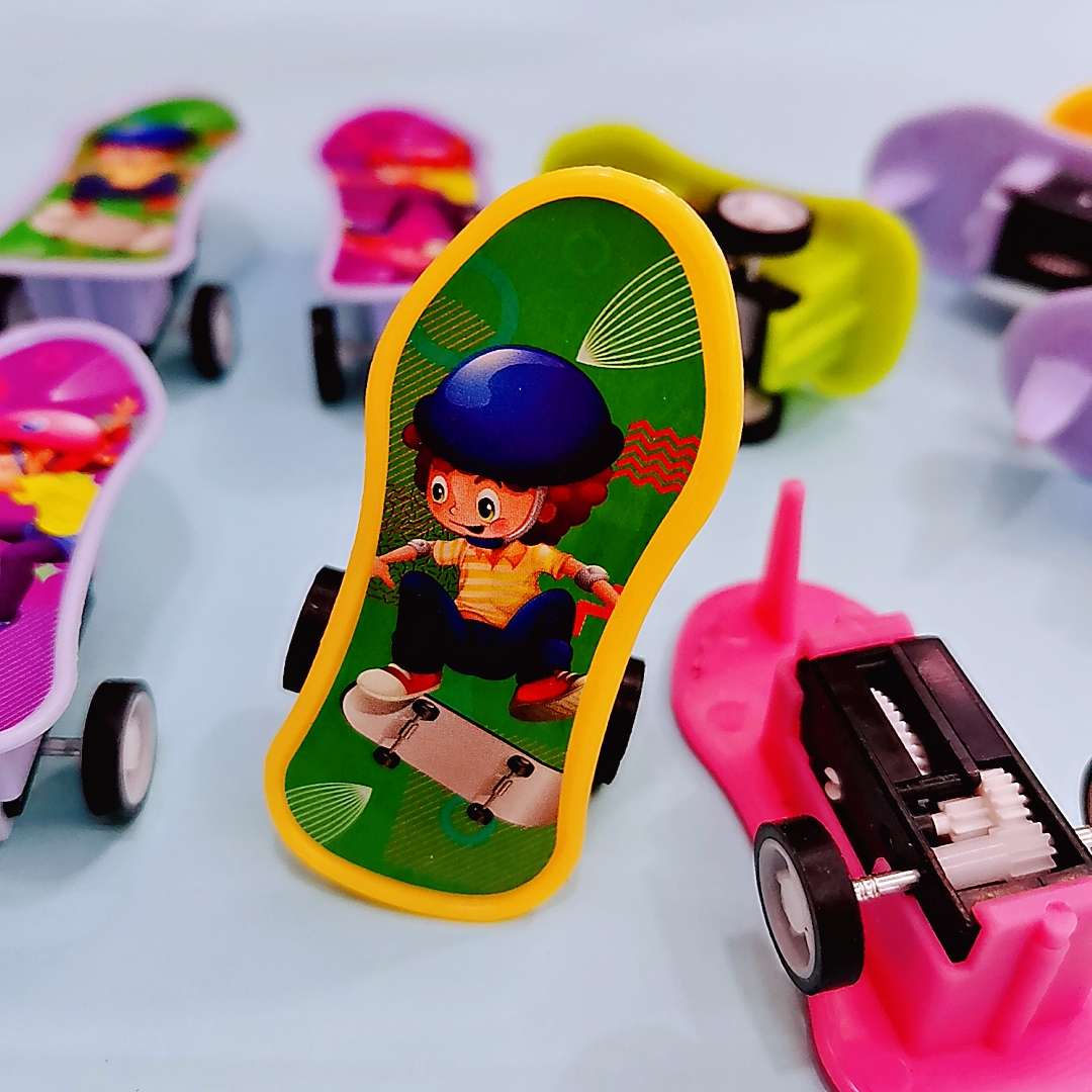 回力滑板车幼儿指尖比拼玩具扭蛋货源赠品配件男孩玩具厂家直销详情图6