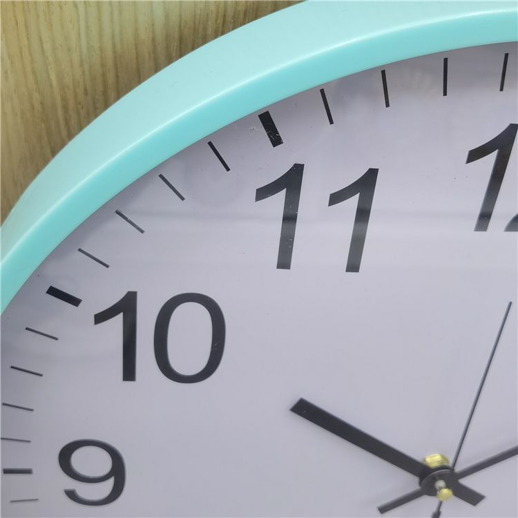 35 cm modern home decoration wall clock, multi-color high-quality plastic frame, silent large wall clock for living room and bedroom Application Scenario