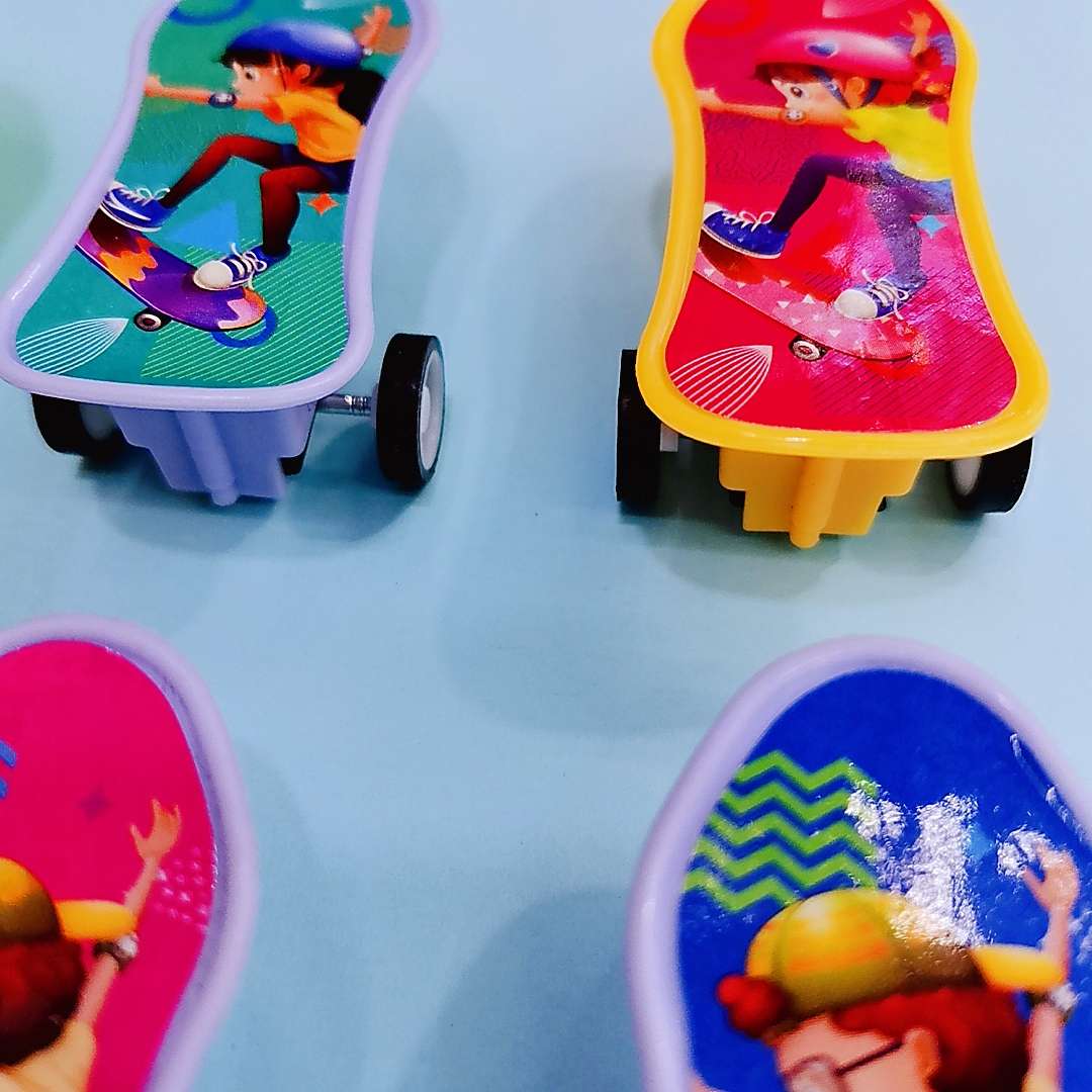 回力滑板车幼儿指尖比拼玩具扭蛋货源赠品配件男孩玩具厂家直销详情图10