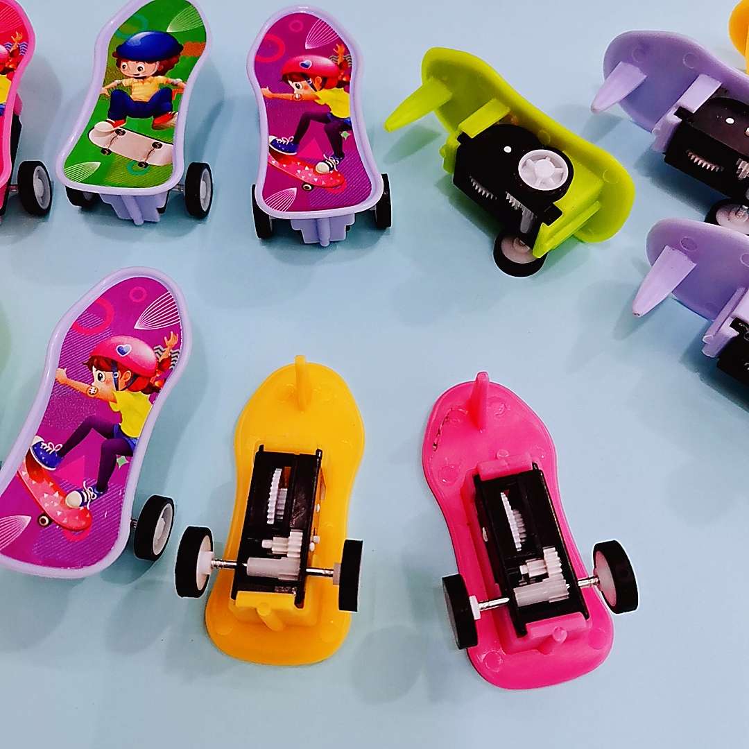 回力滑板车幼儿指尖比拼玩具扭蛋货源赠品配件男孩玩具厂家直销详情图5