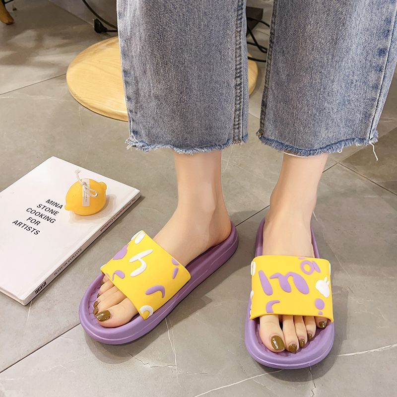 塑料拖鞋实物图