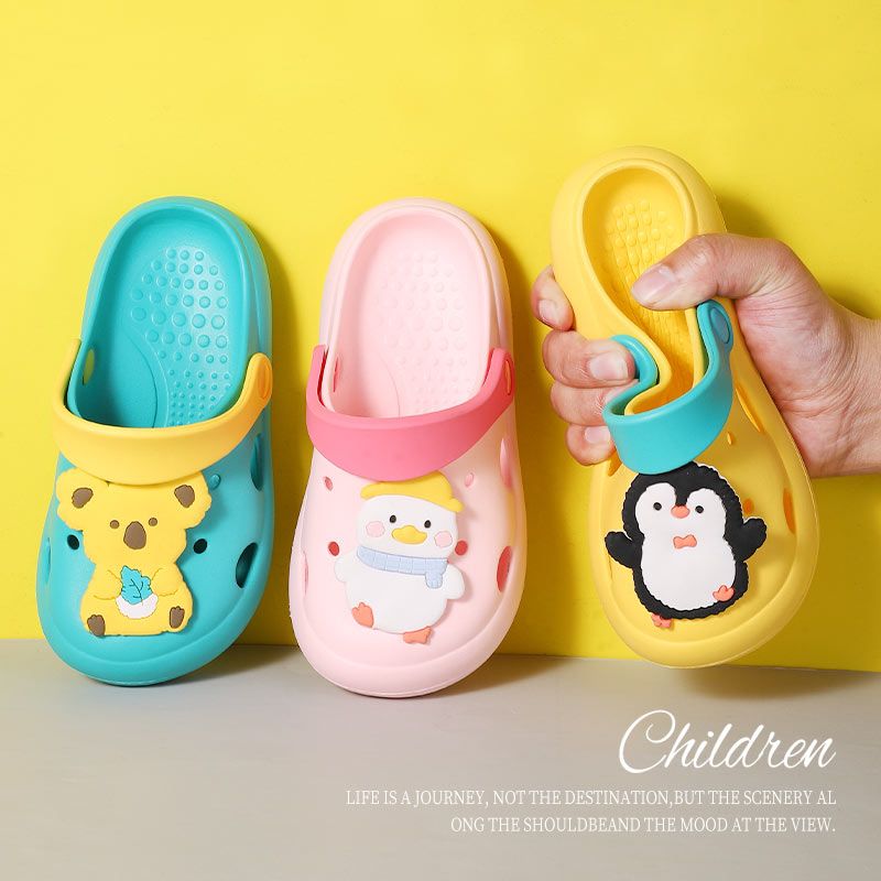 Niños crocs verano niños interior antideslizante bolsa cabeza cool slip hombres y mujeres niños bebé niños dibujos animados slippers nuevo estilo