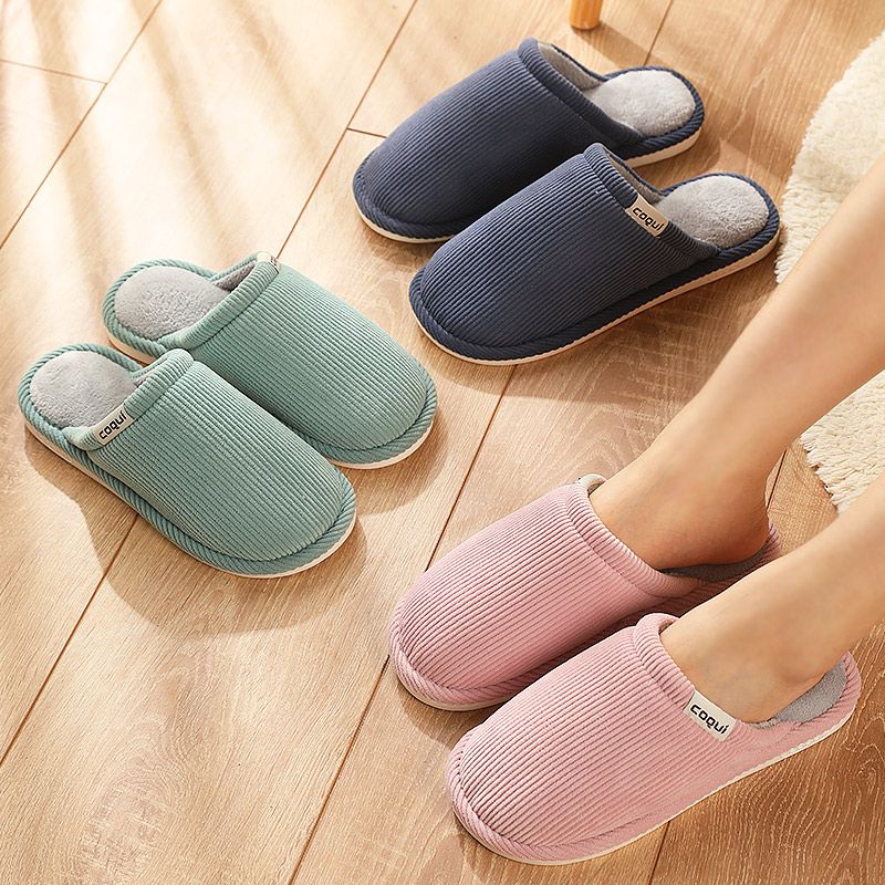 Cotton slippers for women's home use in autumn and winter. Men's cute thick-soled fleece cotton slippers for a couple in winter