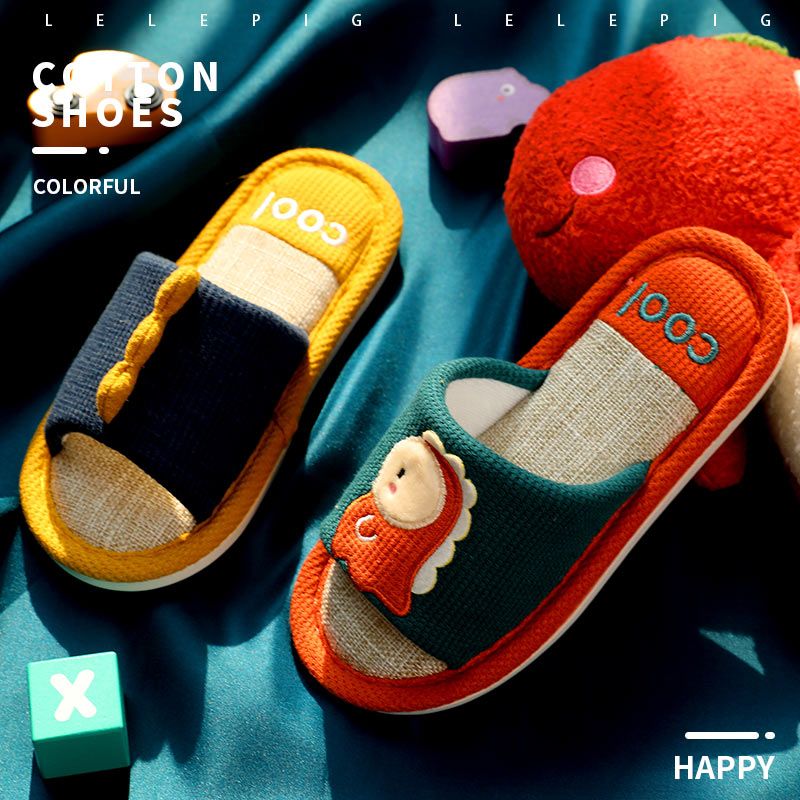 2021 New children's slippers, spring and autumn indoor household boys' and girls' slippers, cartoon anti-slip soft-soled open-toe parent-child slippers Item Picture
