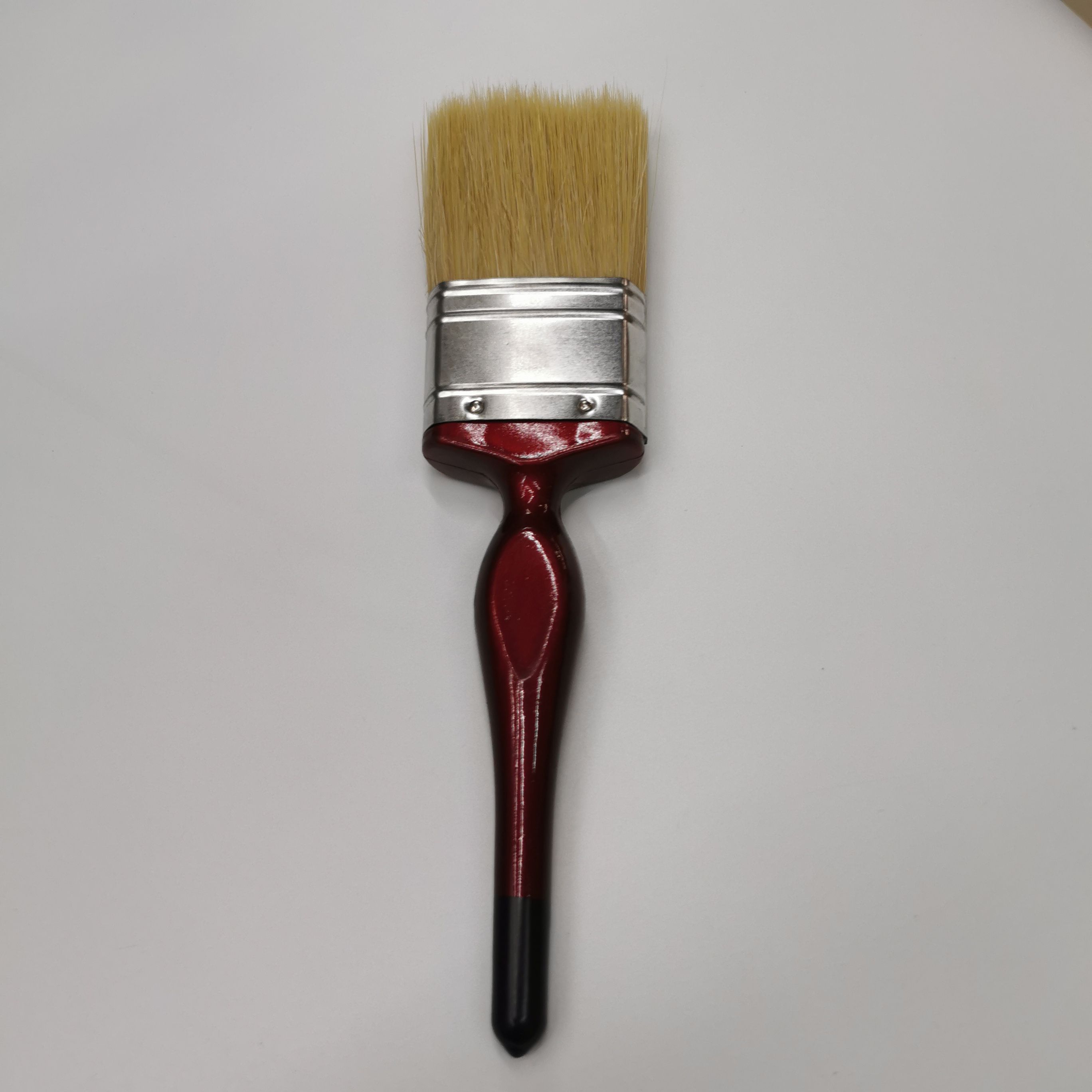 High-quality red plastic-handled paint brushes, wall brushes, dust sweeping brushes, and Marine brushes