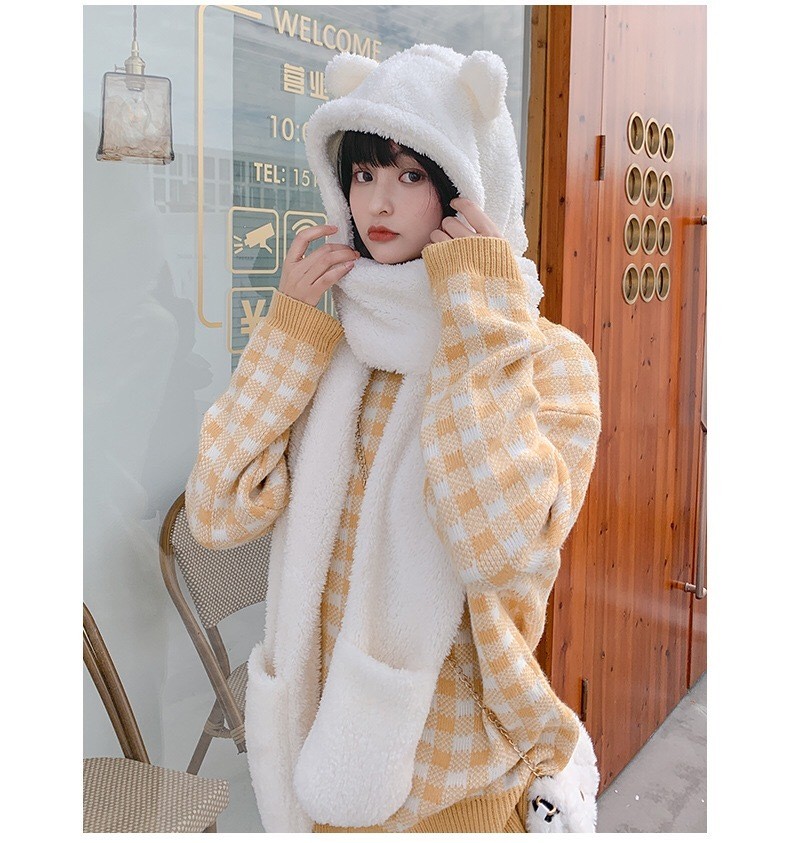 Yiwu's best-selling items: Scarves, bear hats, and all-in-one scarves for women in autumn and winter. Plush, warm, ear-protecting, and cute bear neck sets detail image 5