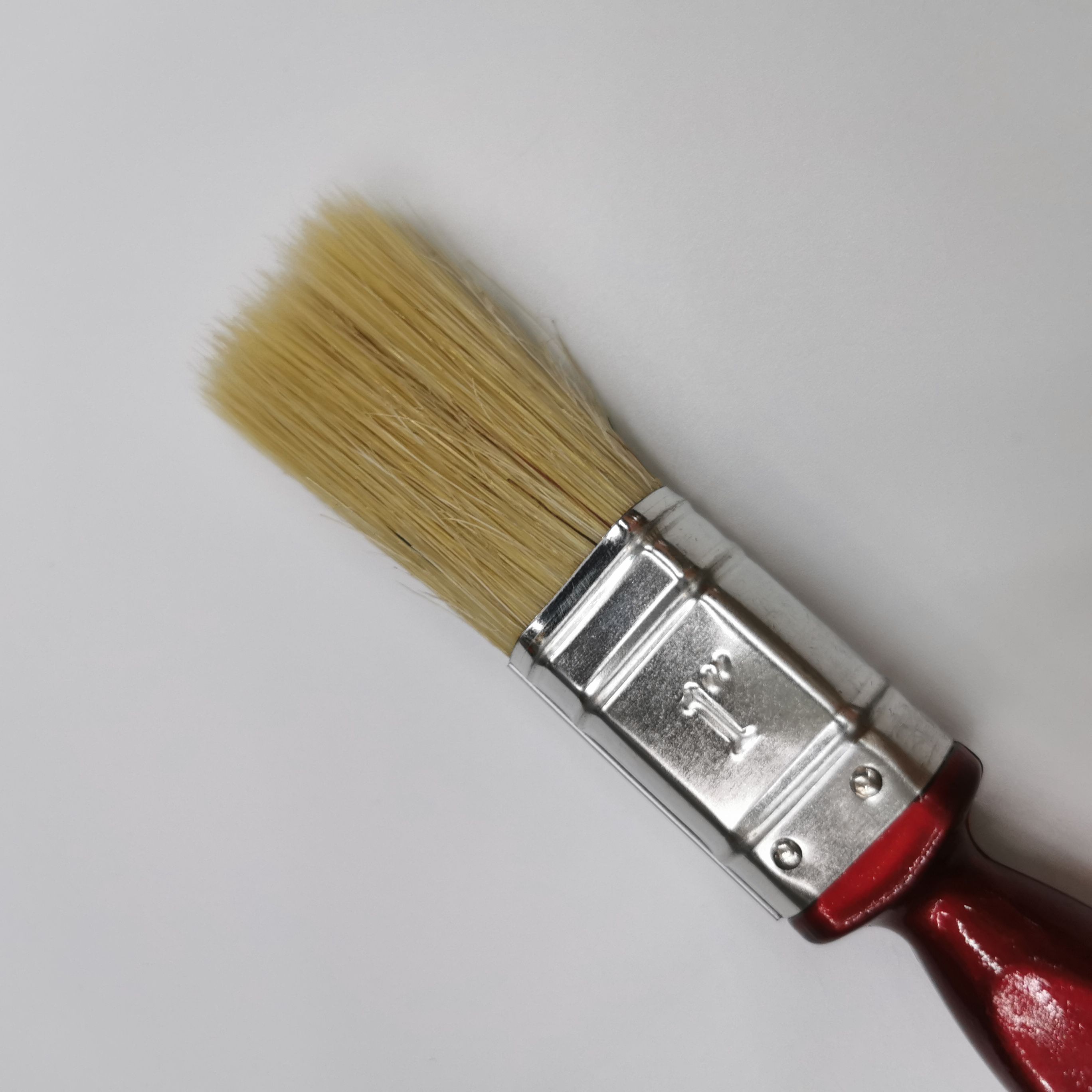 The paint brush with a red handle and black bristles, the furniture cleaning brush, and the Marine brush have sold over ten thousand units and are best-selling brushes details Picture