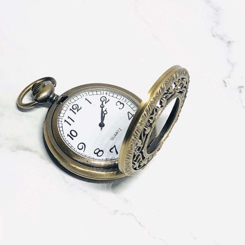 A new personalized carved and skeletonized pocket watch, a retro and nostalgic classic flip quartz watch pic 3