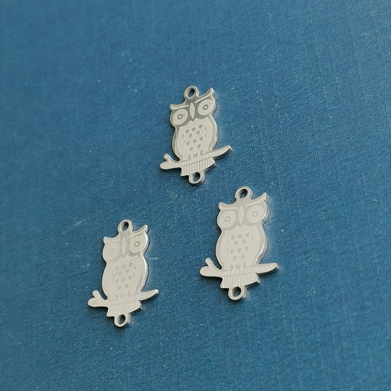 Titanium steel cute owl pendant, bracelet, hanging piece, stainless steel DIY jewelry accessories wholesale Titanium steel cute owl pendant, bracelet, hanging piece, stainless steel DIY jewelry accessories wholesale