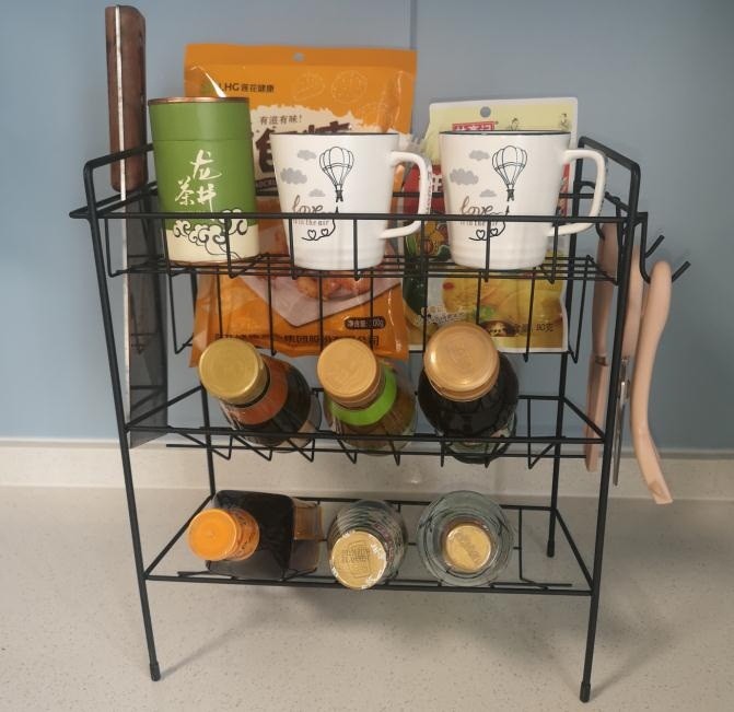 Flat iron inclined bottle rack, seasoning rack detail image 3