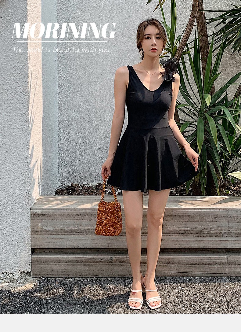 Swimsuit Women's Summer 2021 New One-Piece Dress Conservative Belly Cover Slimming Plus Size Hot Spring Ins Wind Fairy Fan Swimsuit Elegant One-Piece Love Wave Language details Picture