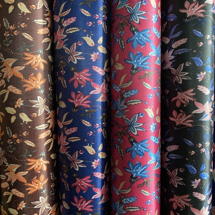 The Seding printing series features 100% polyester fabric with a base of PVC foam for printing crabapple flowers