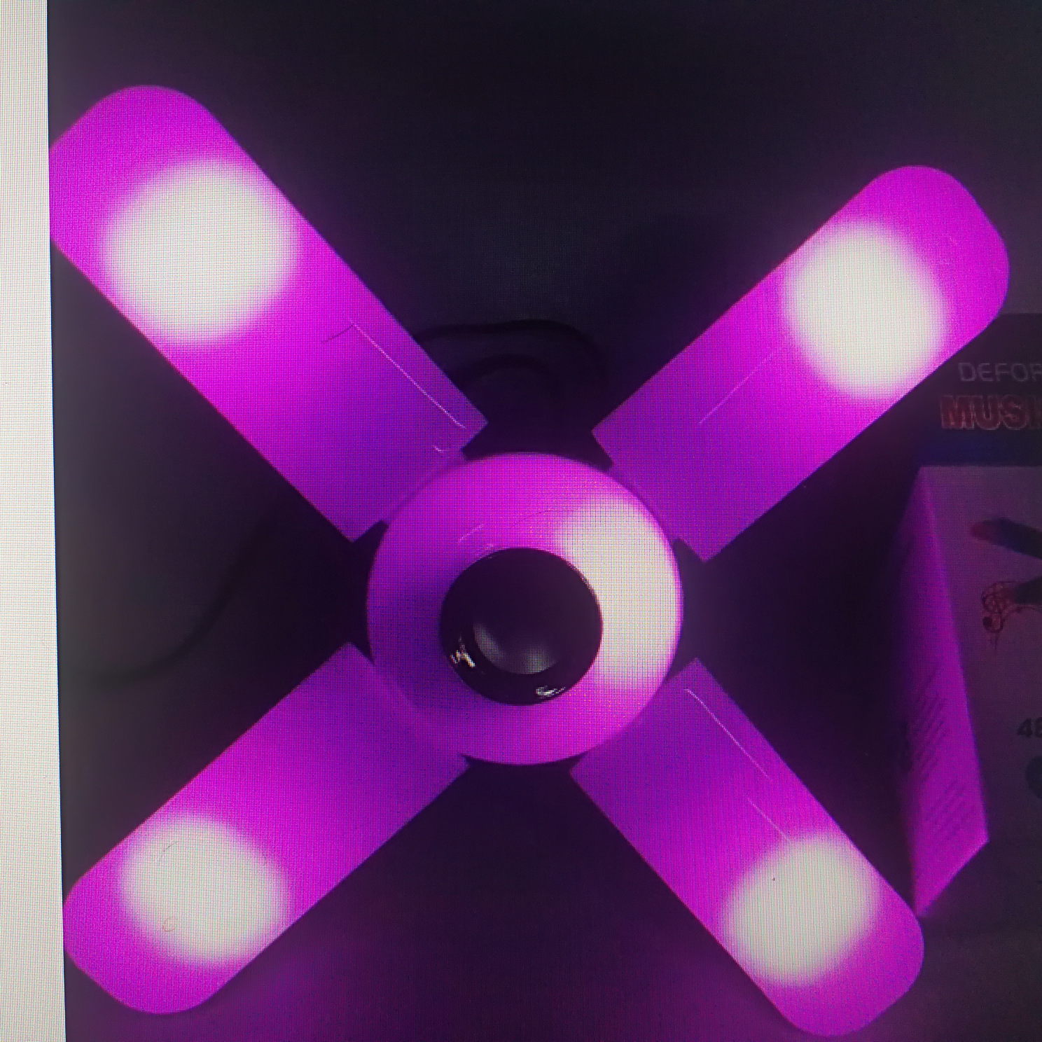 新品LED四叶蓝牙音乐灯 七彩蓝牙智能音响灯舞台灯家用灯