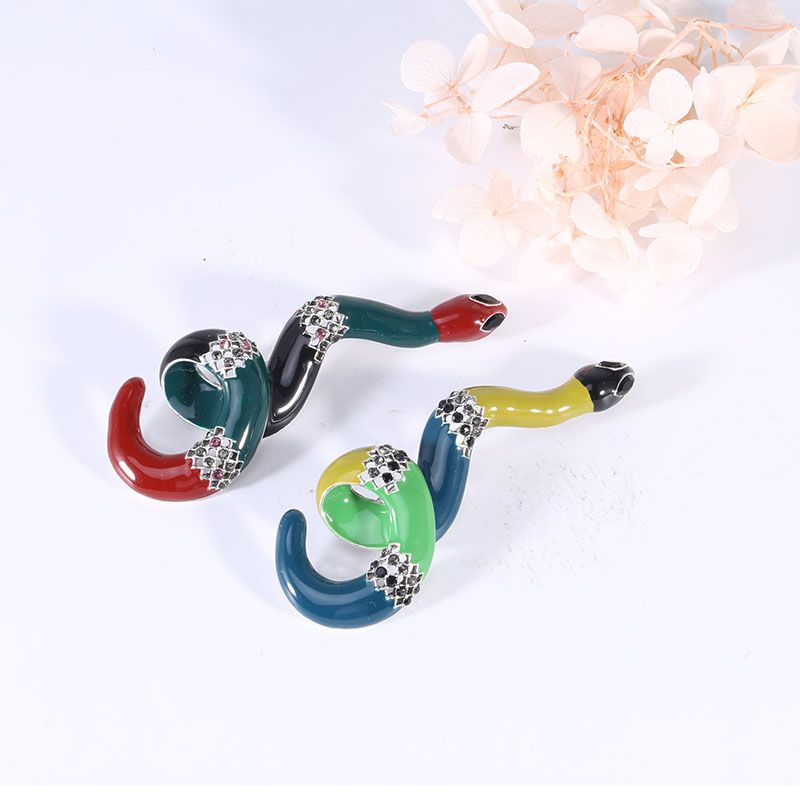 Manufacturers direct sales of twelve zodiac snake brooch clothing accessories