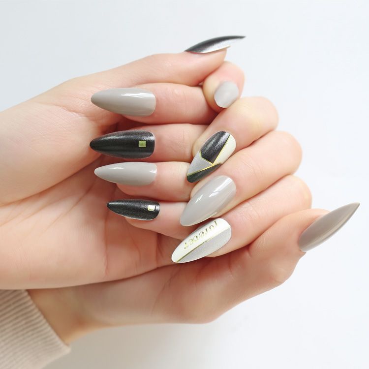 24 pieces of geometric pattern Ins-style metal nail patches, gilded special wearable nail, almond nail factory direct sales, latest technology, best-selling cross-border Specification image