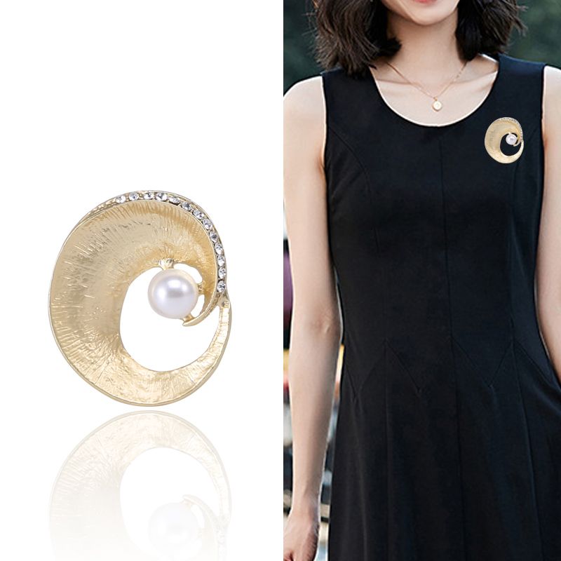 Manufacturers direct sales dumb gold Asian silver brooch corsage