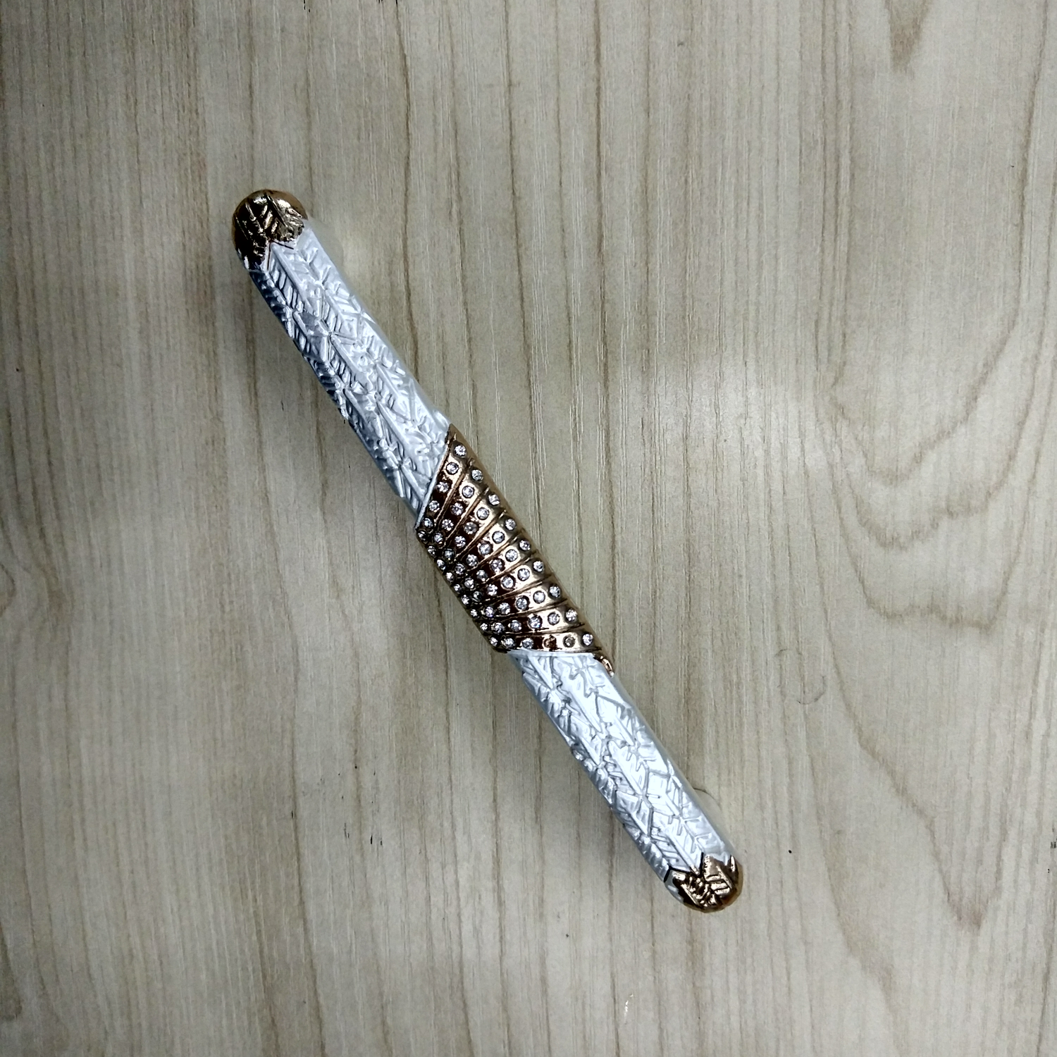 Modern retro European-style silver-white gold handle
