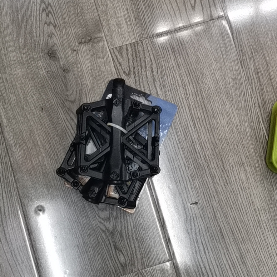 山地自行车脚踏儿童自行车脚踏自行车脚踏塑料脚踏黑色脚踏铝脚踏