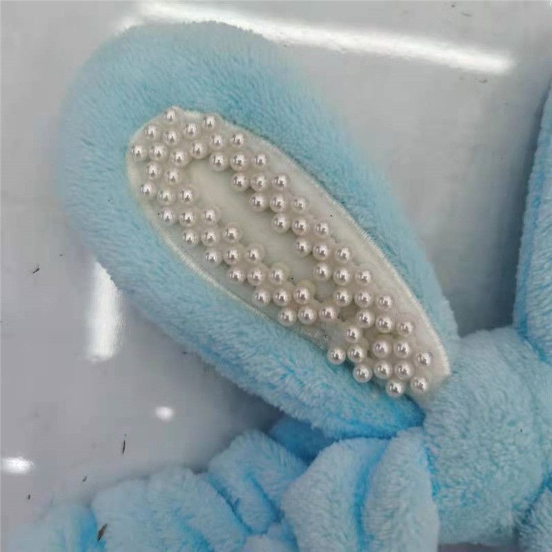 Half the Sky Accessories, a popular online hit, features a plush rabbit-ear women's fashionable makeup hair band, sleeping headband and headwear details Picture