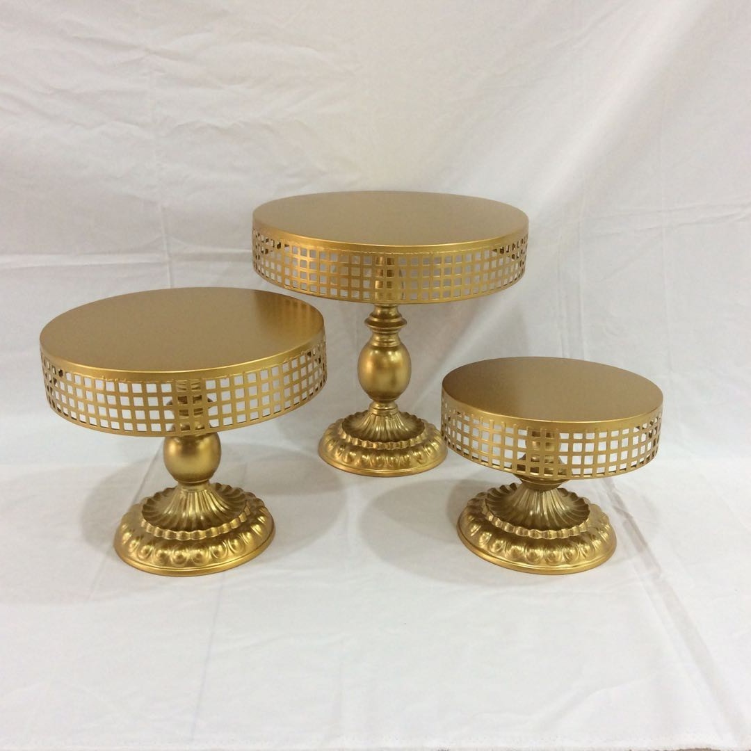 European-style afternoon snack stand, dessert counter, ironwork wedding birdcage ornaments, cake rack, multi-layered Western pastries detail image 1